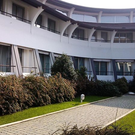 Cardano Hotel Malpensa Cardano al Campo Kültér fotó