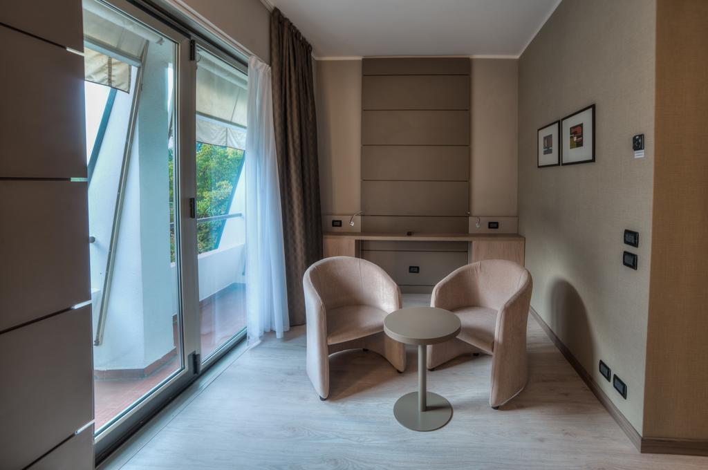 Cardano Hotel Malpensa Cardano al Campo Kültér fotó